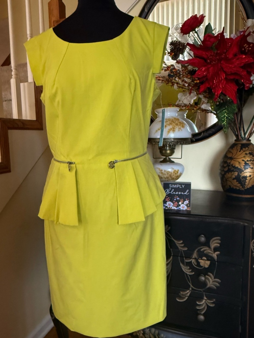 ANTONIO MELANI Bright Yellow Sheath Dress with Peplum Detail - Picture 10 of 17